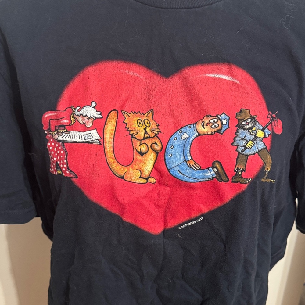 Supreme Black T-Shirt with Red Heart Graphic - Picture 4 of 4